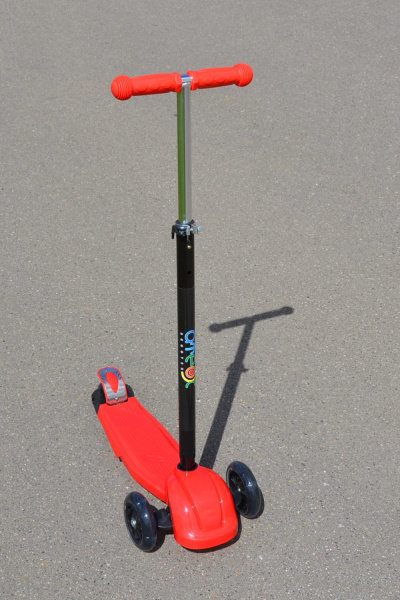 Самокат трехколесный Ateox с телескопическим рулем (Красный), Цвет Красный